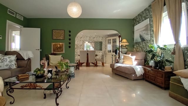 3 soverom Villa til salgs i Roquetas de Mar med svømmebasseng garasje - € 650 000 (Ref: 7978192)