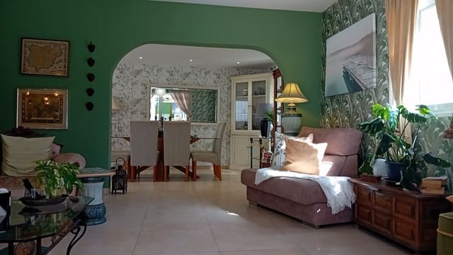 3 soverom Villa til salgs i Roquetas de Mar med svømmebasseng garasje - € 650 000 (Ref: 7978192)