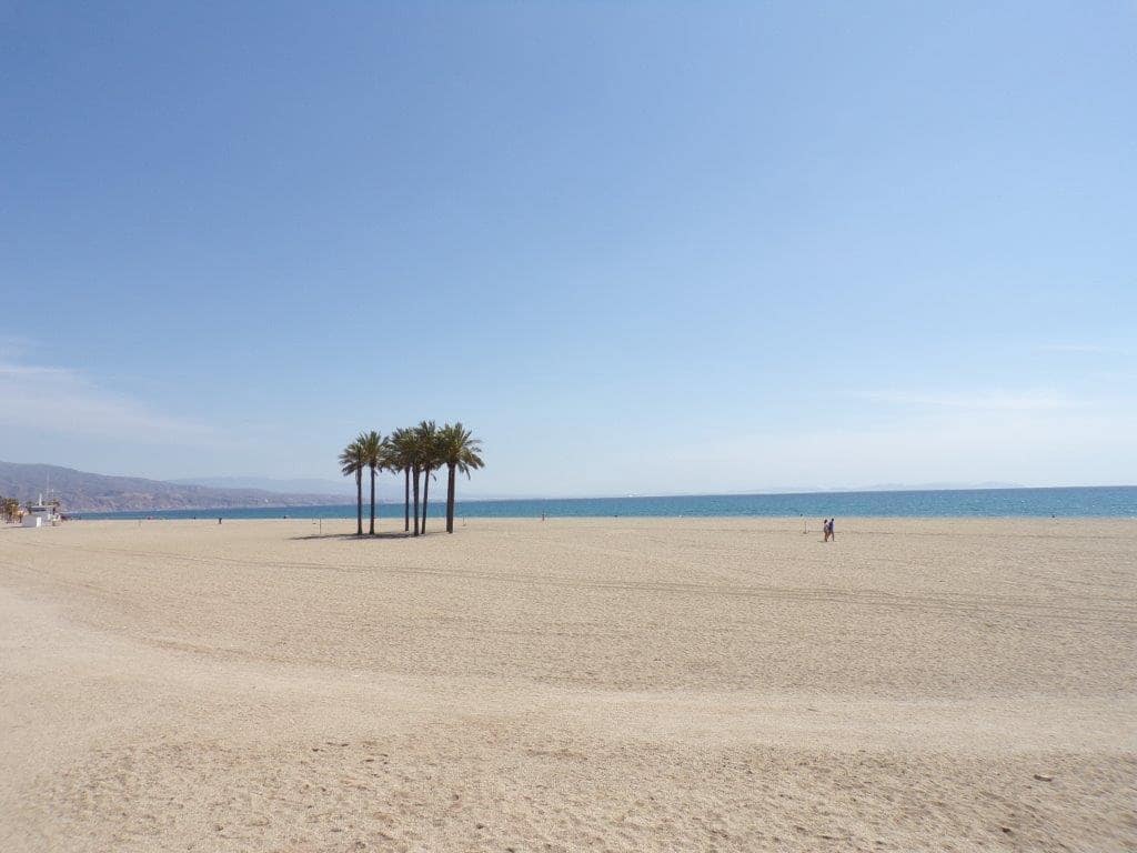 2 soveværelse Lejlighed til salg i Roquetas de Mar med swimmingpool - € 139.500 (Ref: 9022303)