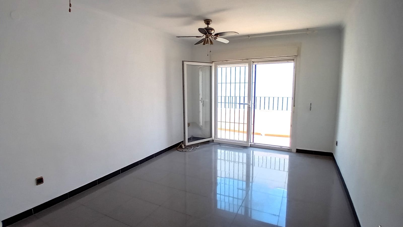 2 soveværelse Lejlighed til salg i Roquetas de Mar med swimmingpool - € 139.500 (Ref: 9022303)