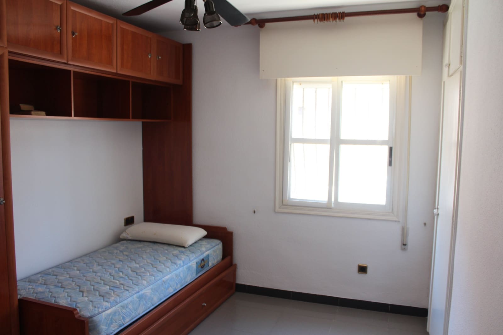 2 soveværelse Lejlighed til salg i Roquetas de Mar med swimmingpool - € 139.500 (Ref: 9022303)