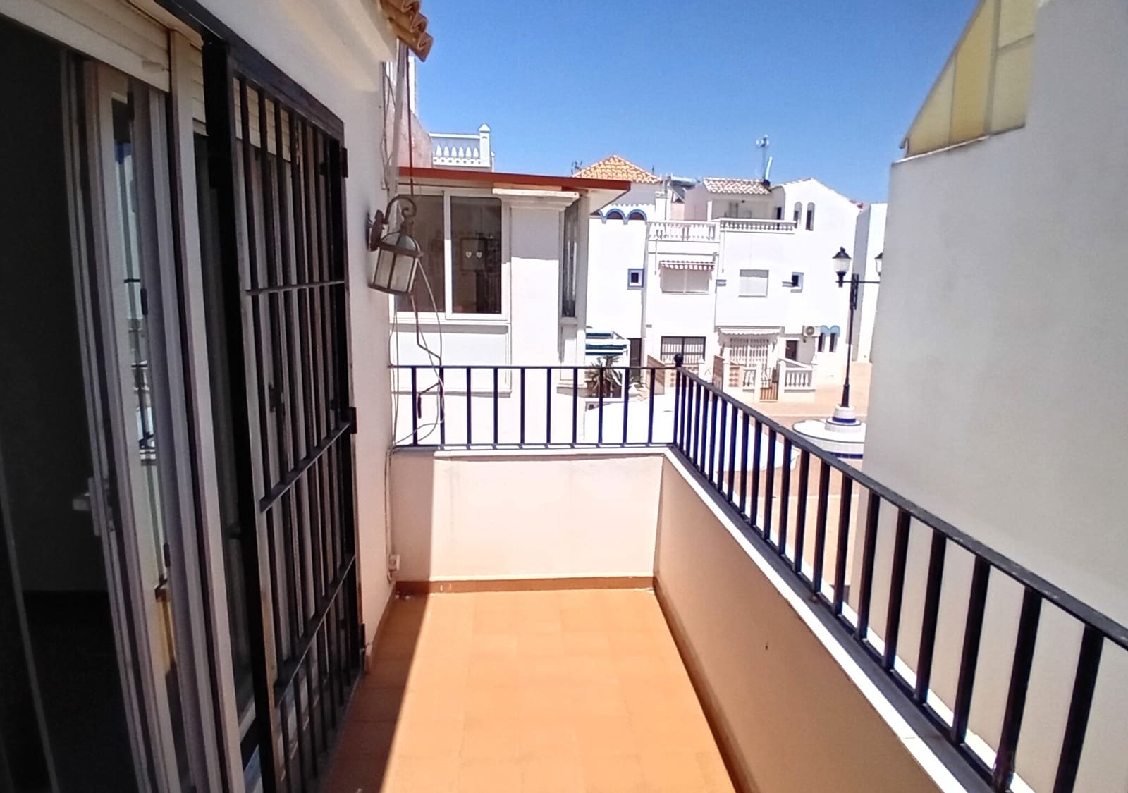 2 soveværelse Lejlighed til salg i Roquetas de Mar med swimmingpool - € 139.500 (Ref: 9022303)