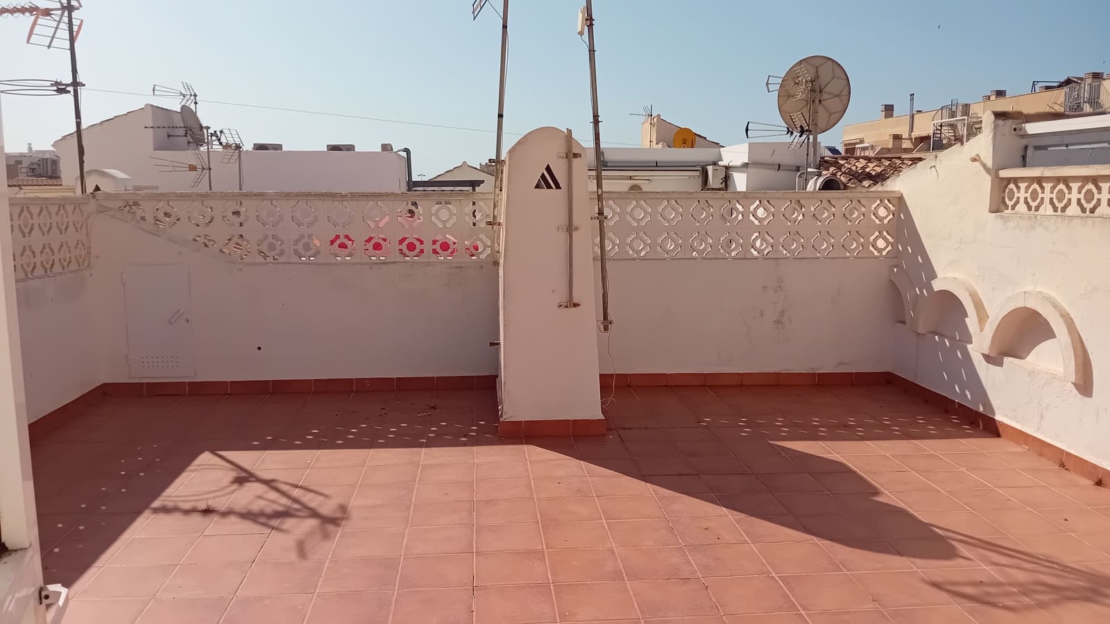 2 soveværelse Lejlighed til salg i Roquetas de Mar med swimmingpool - € 139.500 (Ref: 9022303)