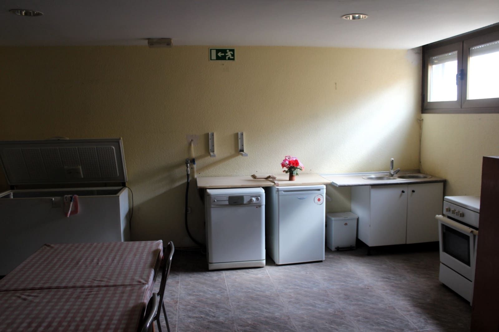 13 bedroom Guesthouse/B & B for sale in Santa Cruz de Marchena with garage - € 200,000 (Ref: 9170701)