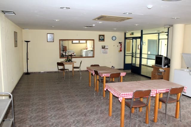 13 bedroom Guesthouse/B & B for sale in Santa Cruz de Marchena with garage - € 200,000 (Ref: 9170701)