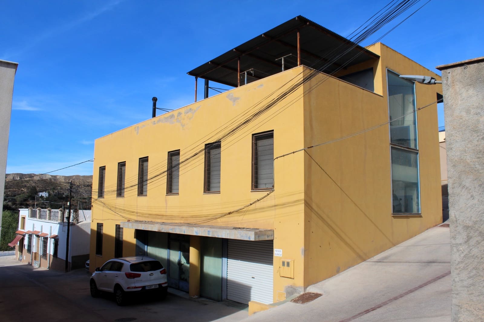 13 bedroom Guesthouse/B & B for sale in Santa Cruz de Marchena with garage - € 200,000 (Ref: 9170701)