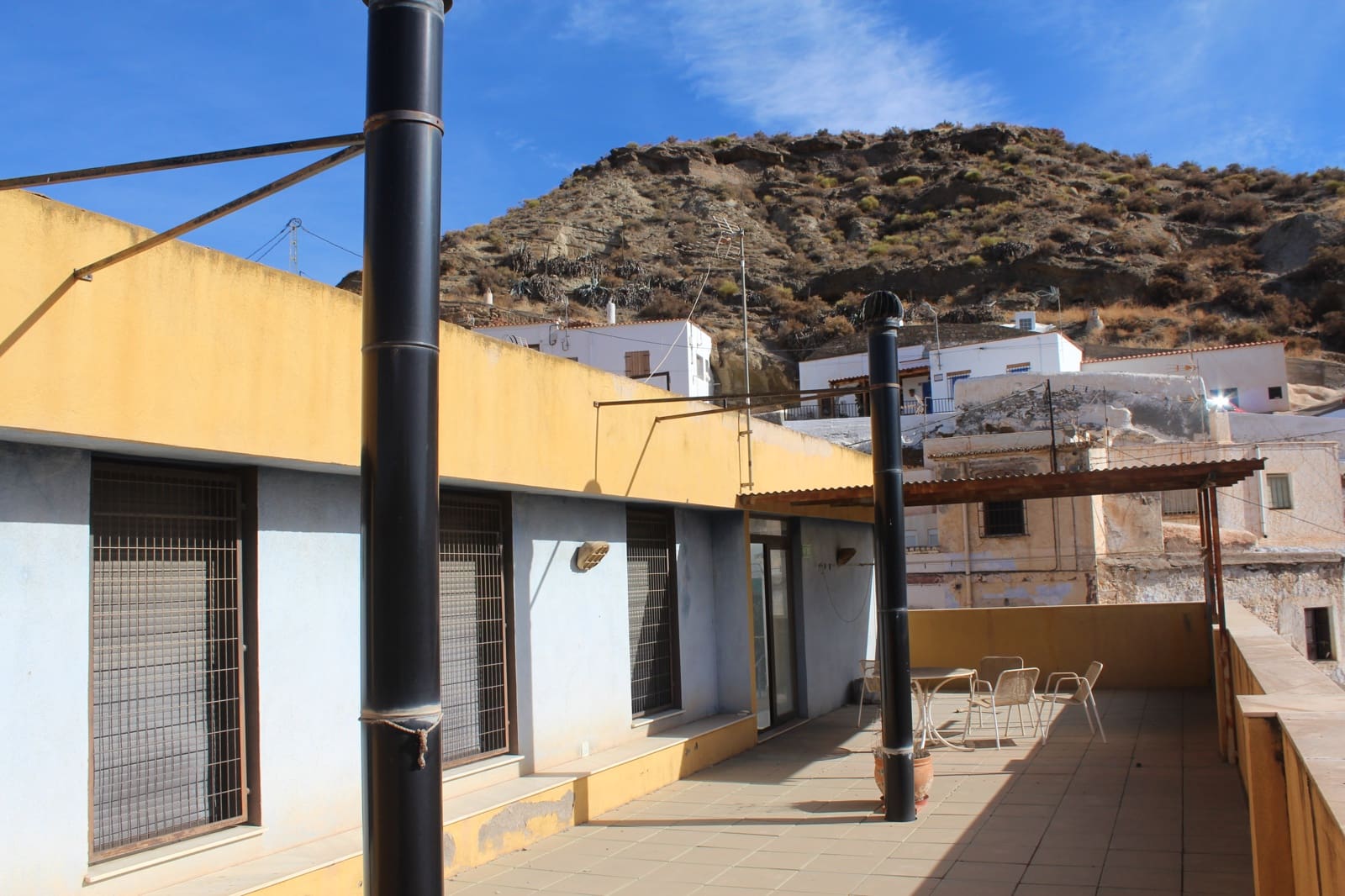 13 bedroom Guesthouse/B & B for sale in Santa Cruz de Marchena with garage - € 200,000 (Ref: 9170701)