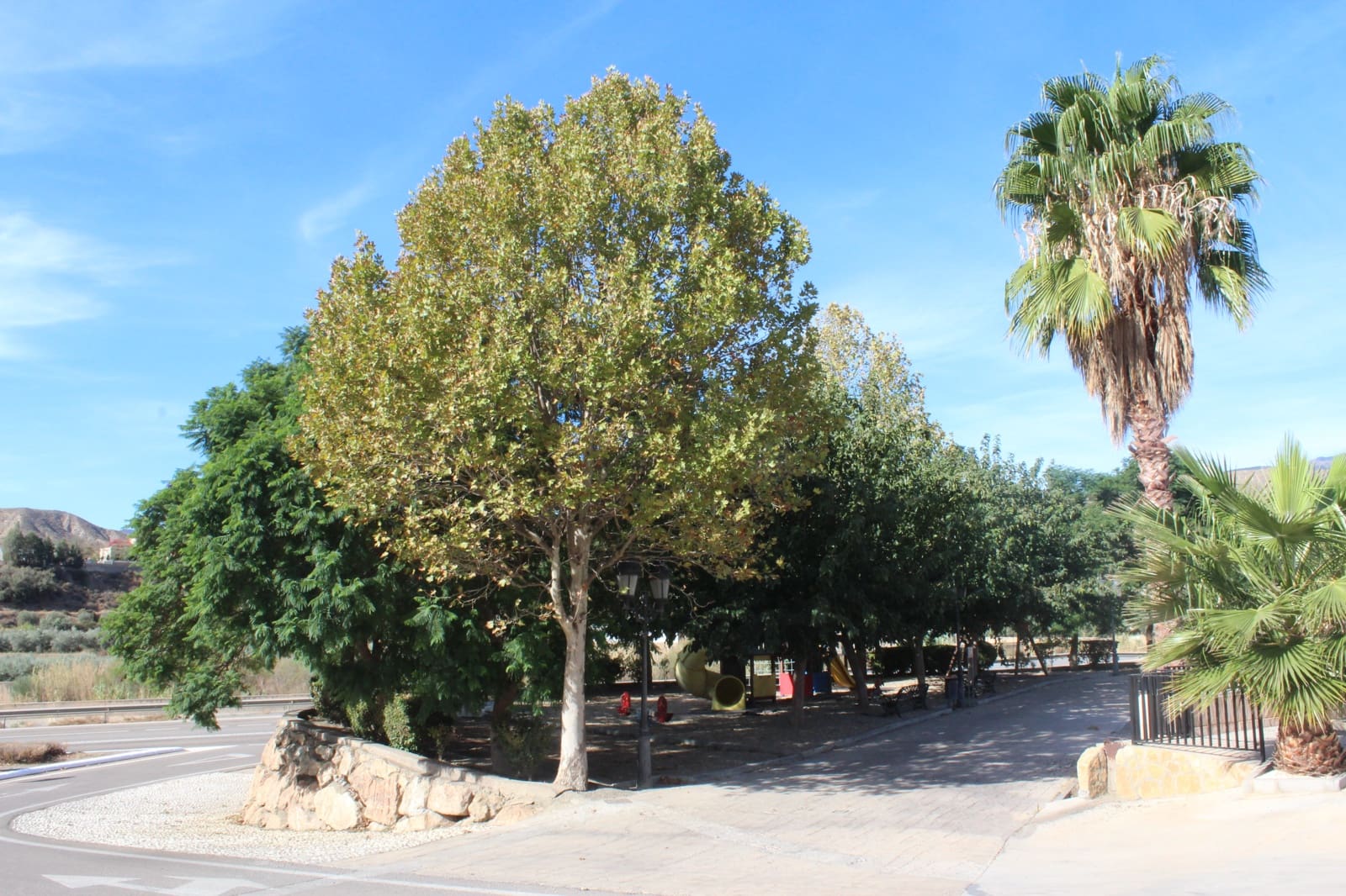 13 bedroom Guesthouse/B & B for sale in Santa Cruz de Marchena with garage - € 200,000 (Ref: 9170701)