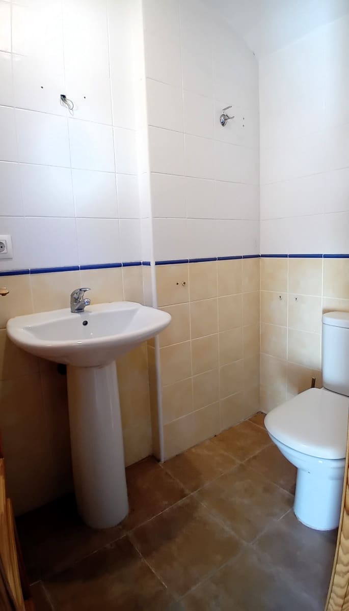 3 makuuhuone Omakotitalo myytävänä paikassa Enix mukana 
autotalli - 142 000 € (Ref: 9233127)