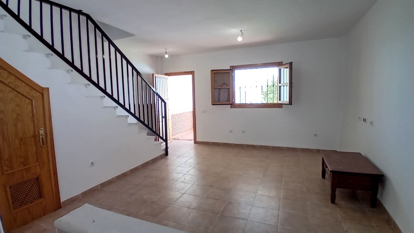 3 makuuhuone Omakotitalo myytävänä paikassa Enix mukana 
autotalli - 142 000 € (Ref: 9233127)