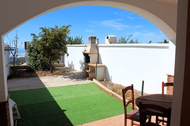 3 makuuhuone Omakotitalo myytävänä paikassa Enix mukana 
autotalli - 142 000 € (Ref: 9233127)