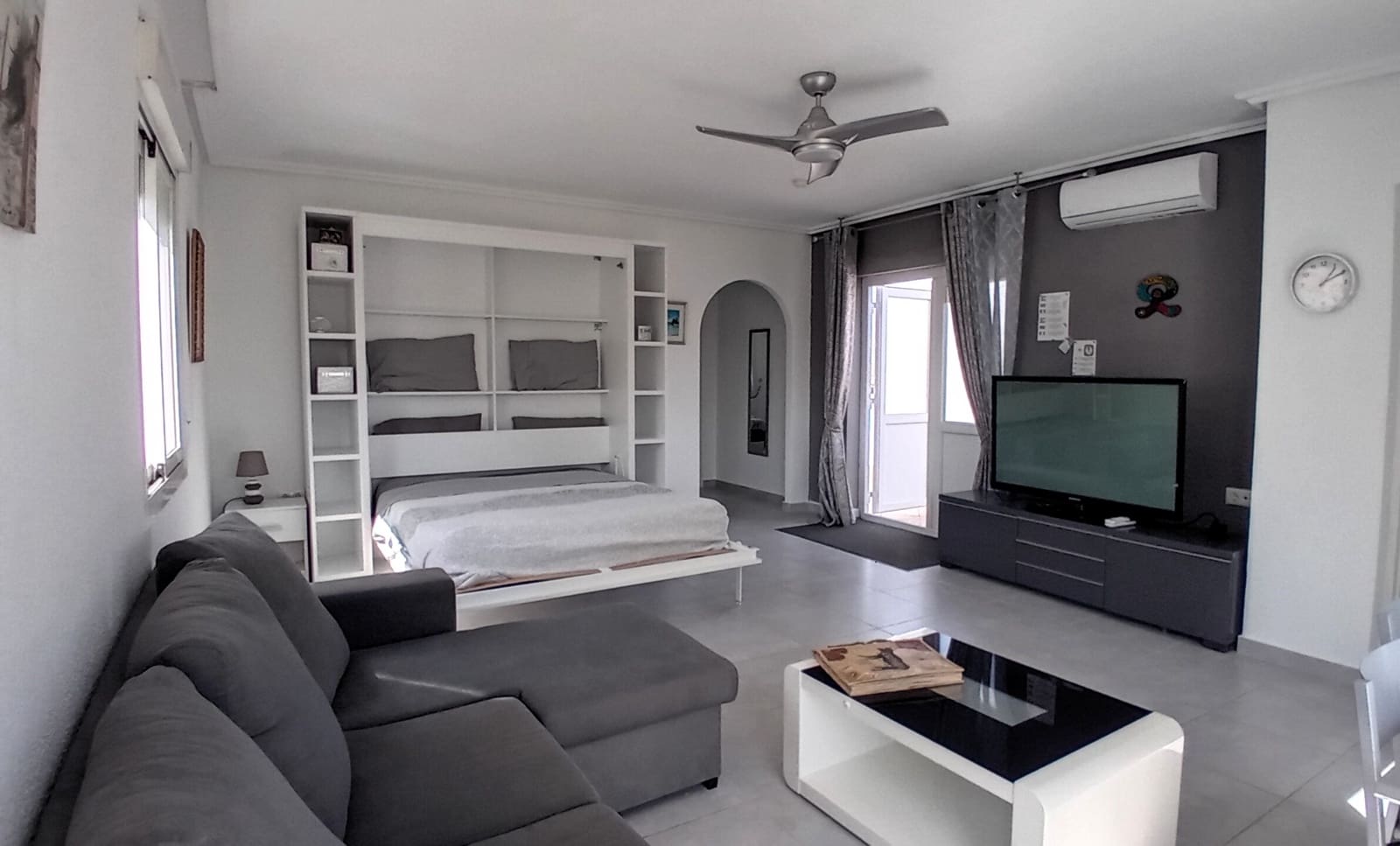 5 soverom Villa til salgs i Roquetas de Mar med svømmebasseng garasje - € 750 000 (Ref: 9393671)