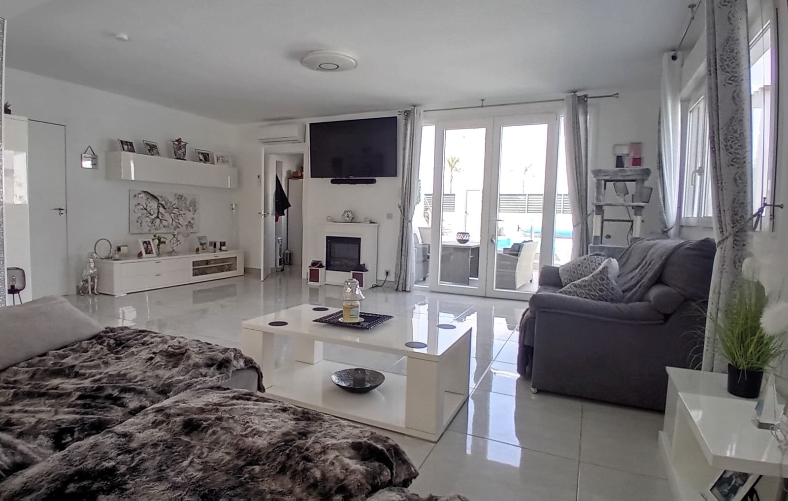 5 soverom Villa til salgs i Roquetas de Mar med svømmebasseng garasje - € 750 000 (Ref: 9393671)