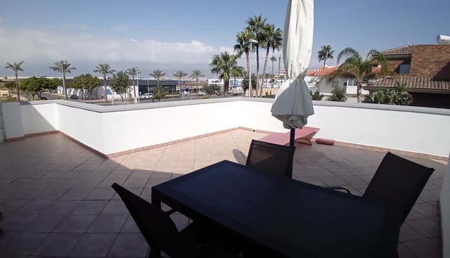 5 soverom Villa til salgs i Roquetas de Mar med svømmebasseng garasje - € 750 000 (Ref: 9393671)