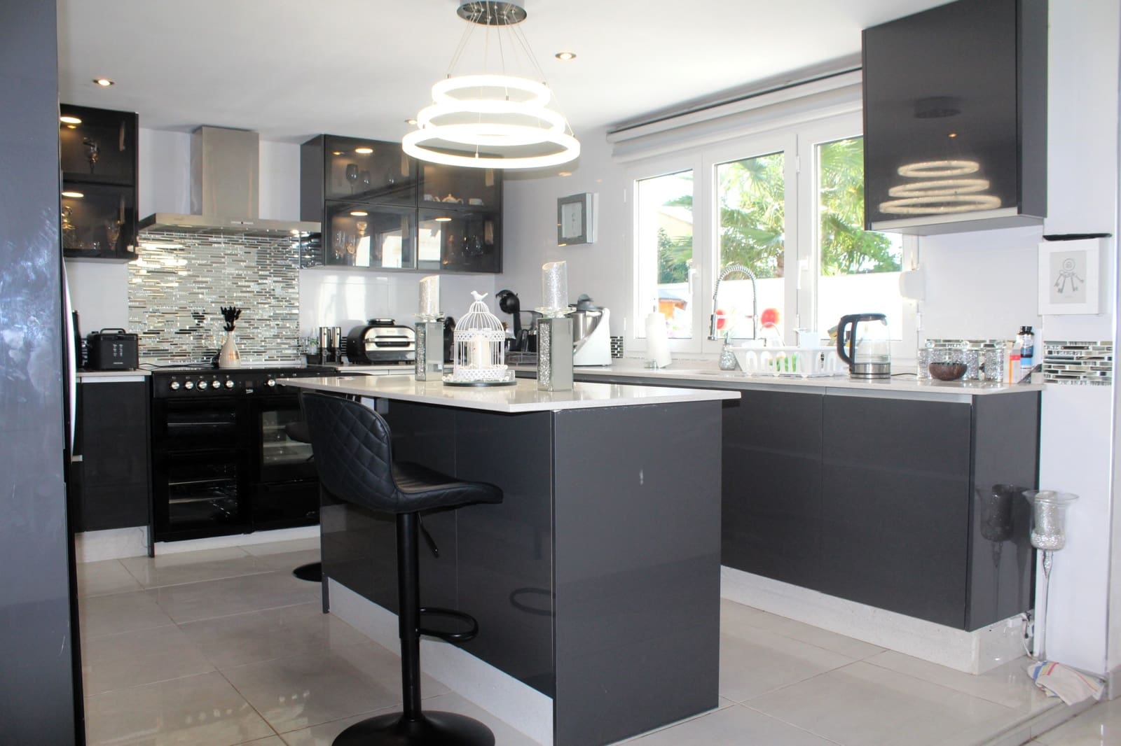 5 soverom Villa til salgs i Roquetas de Mar med svømmebasseng garasje - € 750 000 (Ref: 9393671)