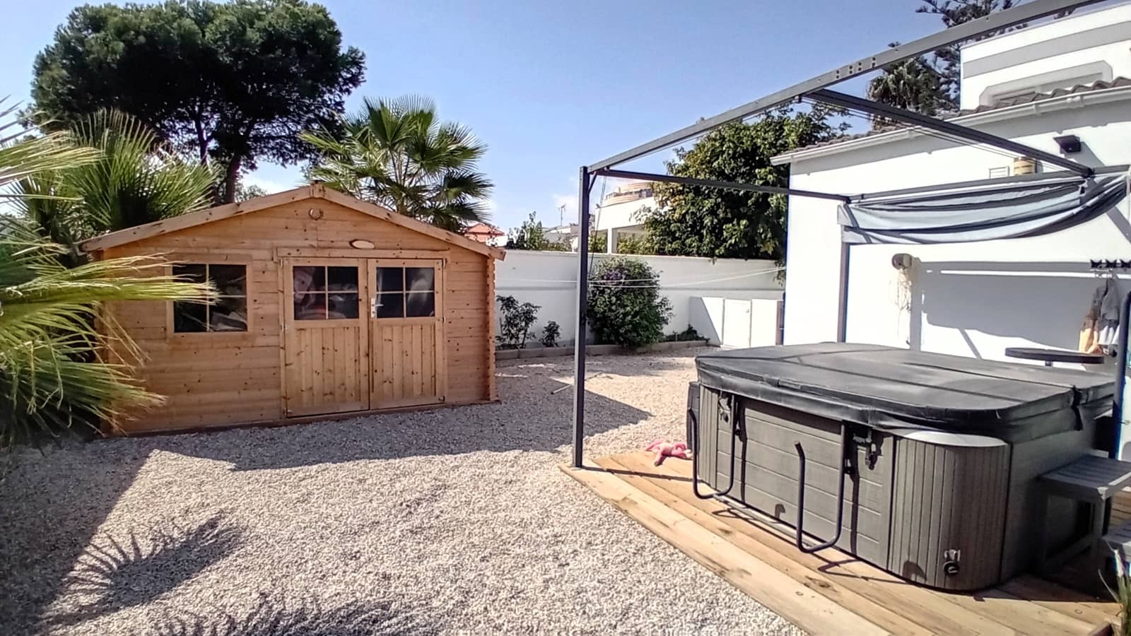 5 soverom Villa til salgs i Roquetas de Mar med svømmebasseng garasje - € 750 000 (Ref: 9393671)