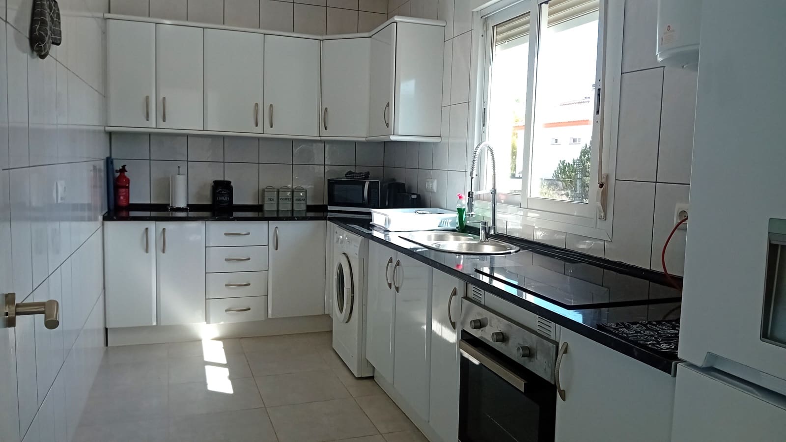 5 soverom Villa til salgs i Roquetas de Mar med svømmebasseng garasje - € 750 000 (Ref: 9393671)