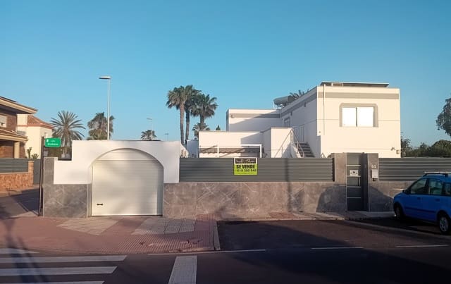 5 chambre Villa/Maison à vendre à Roquetas de Mar avec piscine garage - 750 000 € (Ref: 9393671)