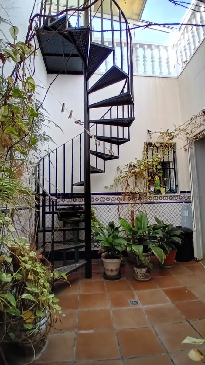 4 soveværelse Byhus til salg i Roquetas de Mar med garage - € 375.000 (Ref: 9449922)