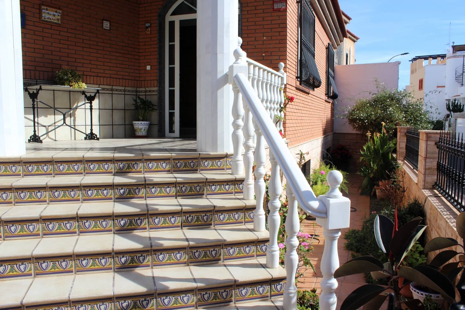 4 soveværelse Byhus til salg i Roquetas de Mar med garage - € 375.000 (Ref: 9449922)