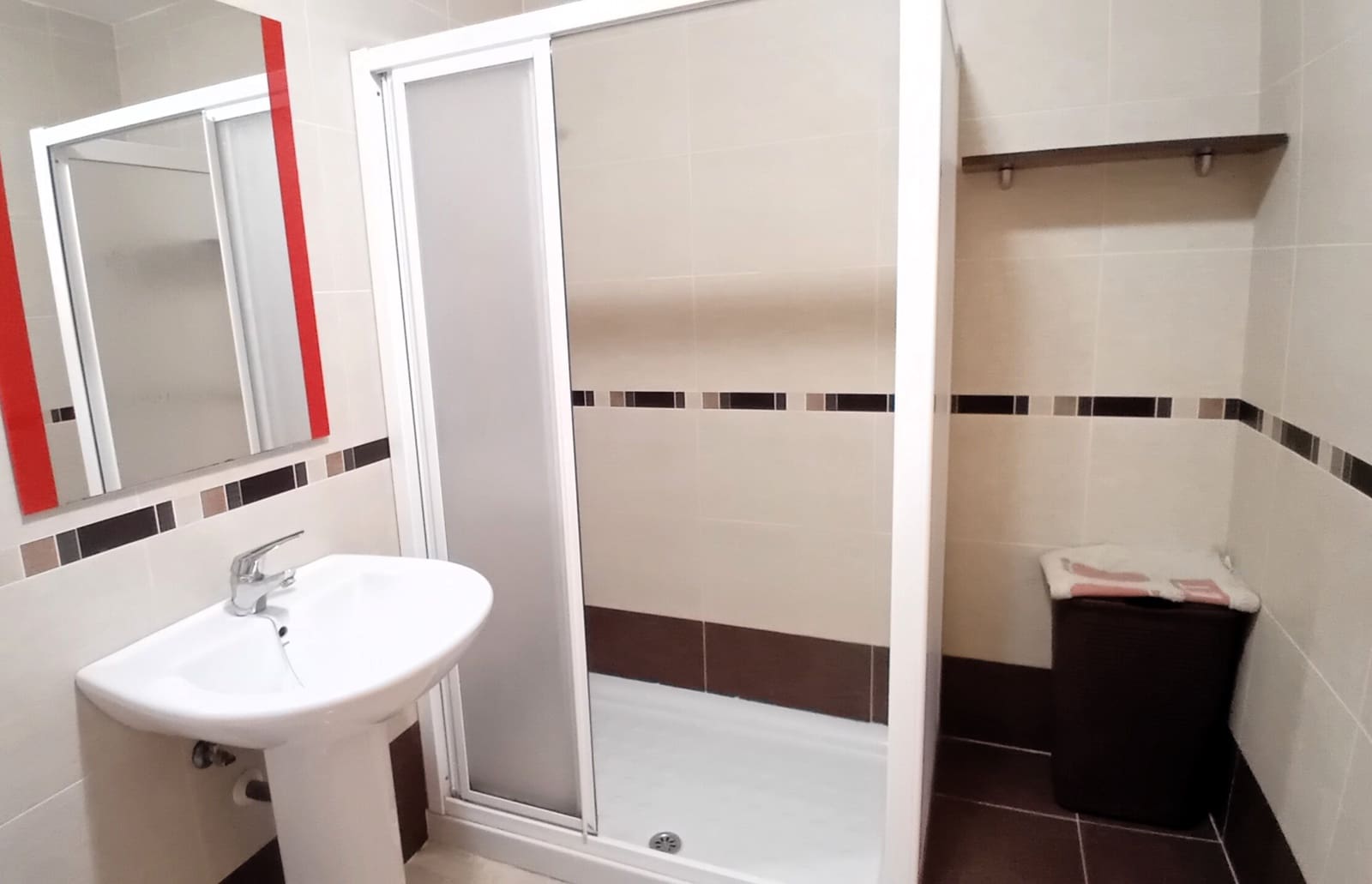 Piso de 2 habitaciones en Enix en venta con piscina garaje - 114.000 € (Ref: 9460918)