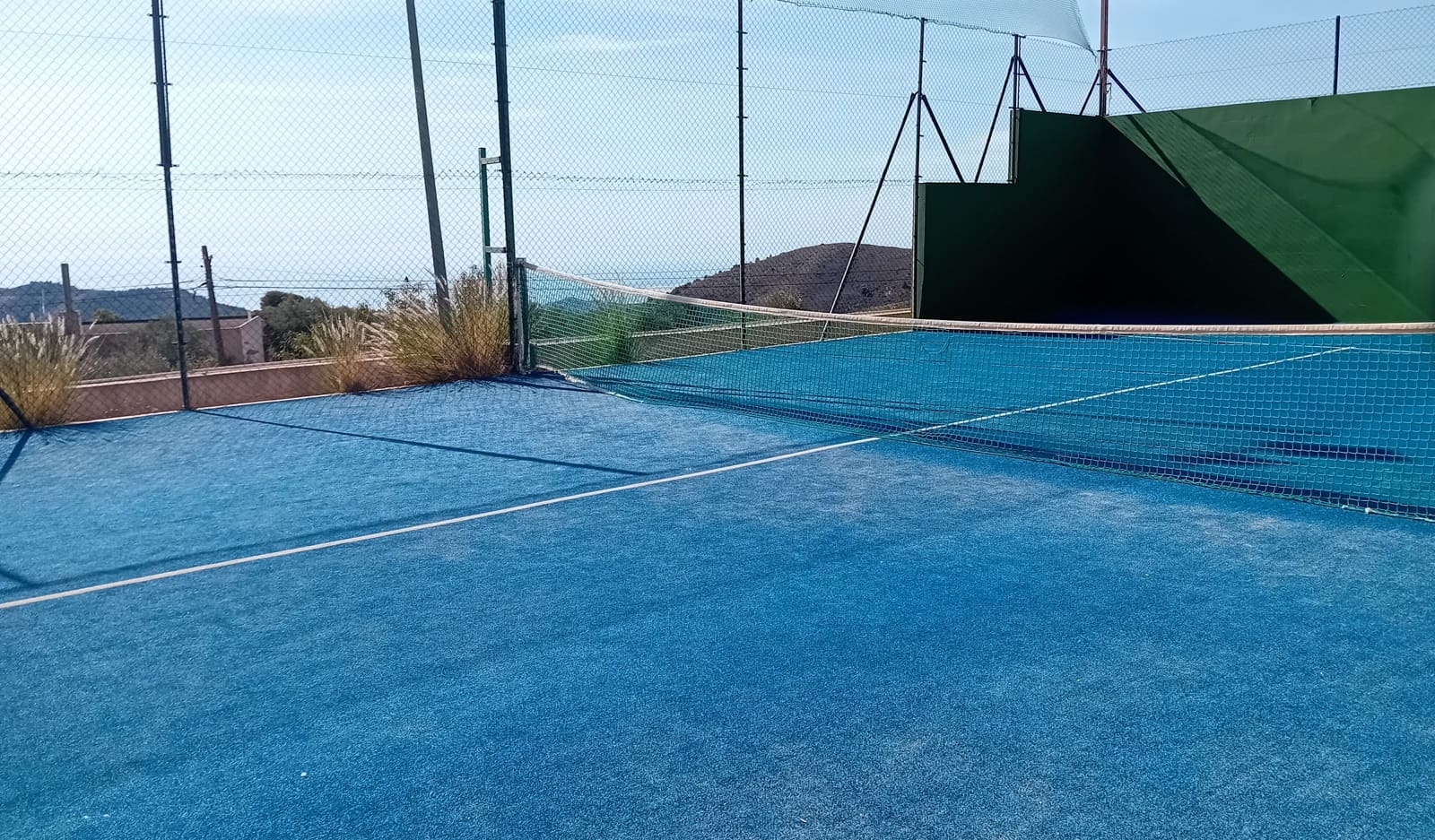 Piso de 2 habitaciones en Enix en venta con piscina garaje - 114.000 € (Ref: 9460918)