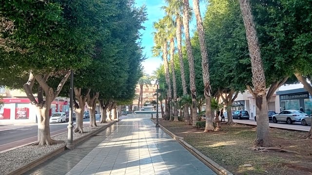 3 slaapkamer Flat te koop in Roquetas de Mar - € 169.900 (Ref: 9566720)