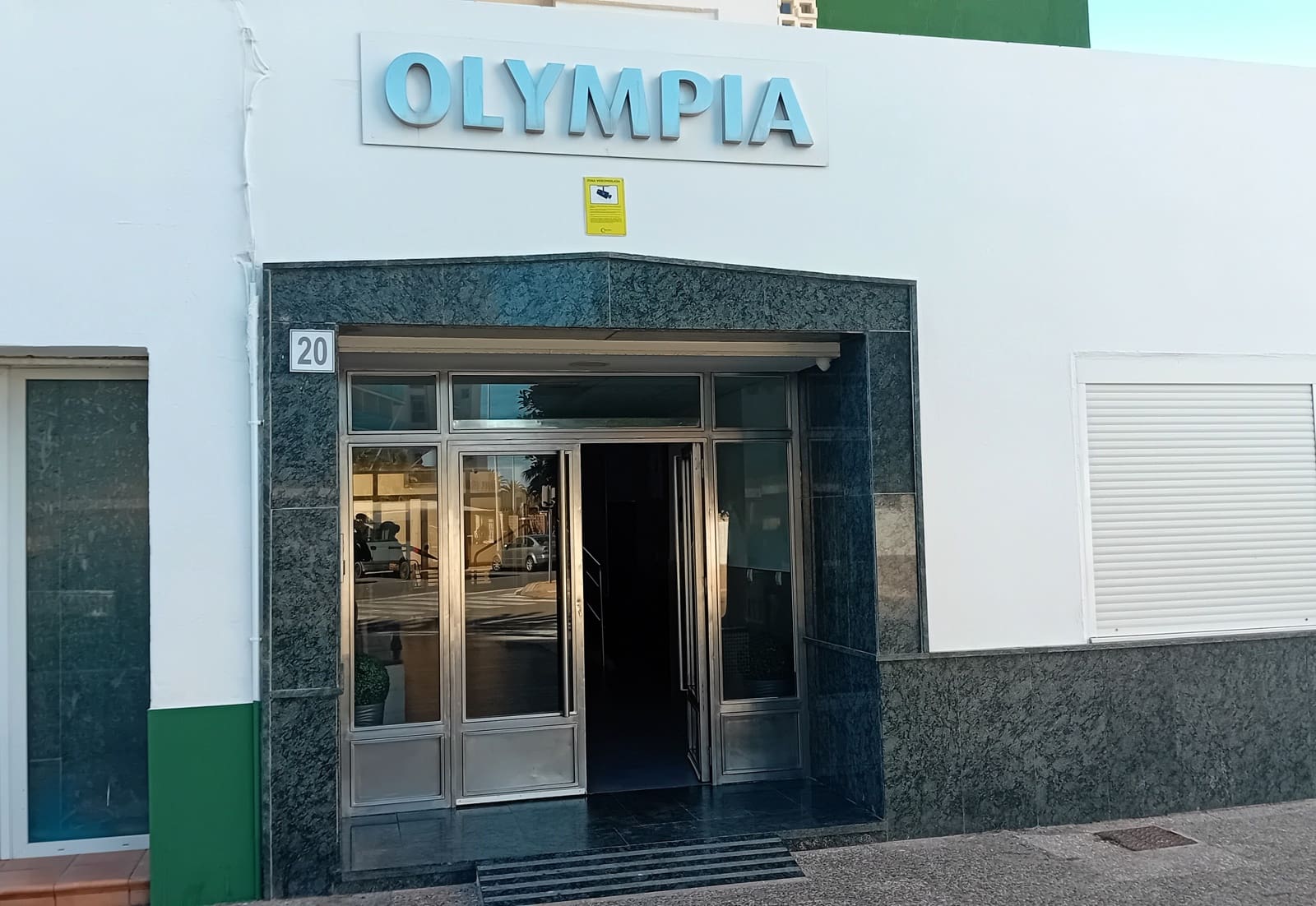 1 bedroom Apartment for sale in Roquetas de Mar with pool - € 129,500 (Ref: 9634807)