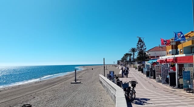 1 bedroom Apartment for sale in Roquetas de Mar with pool - € 129,500 (Ref: 9634807)