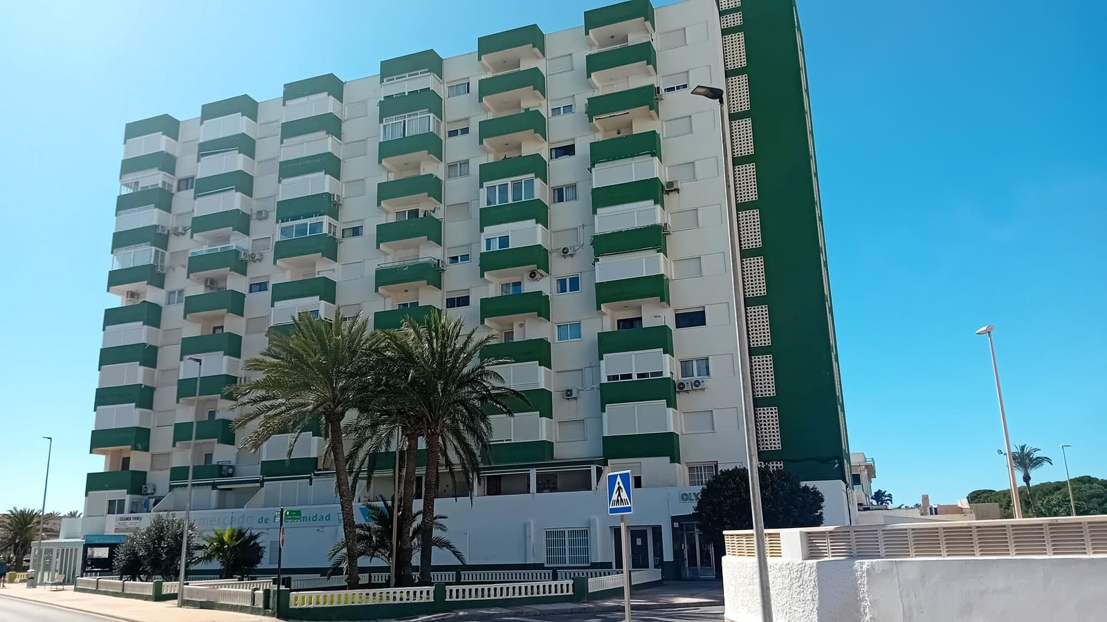 1 bedroom Apartment for sale in Roquetas de Mar with pool - € 129,500 (Ref: 9634807)