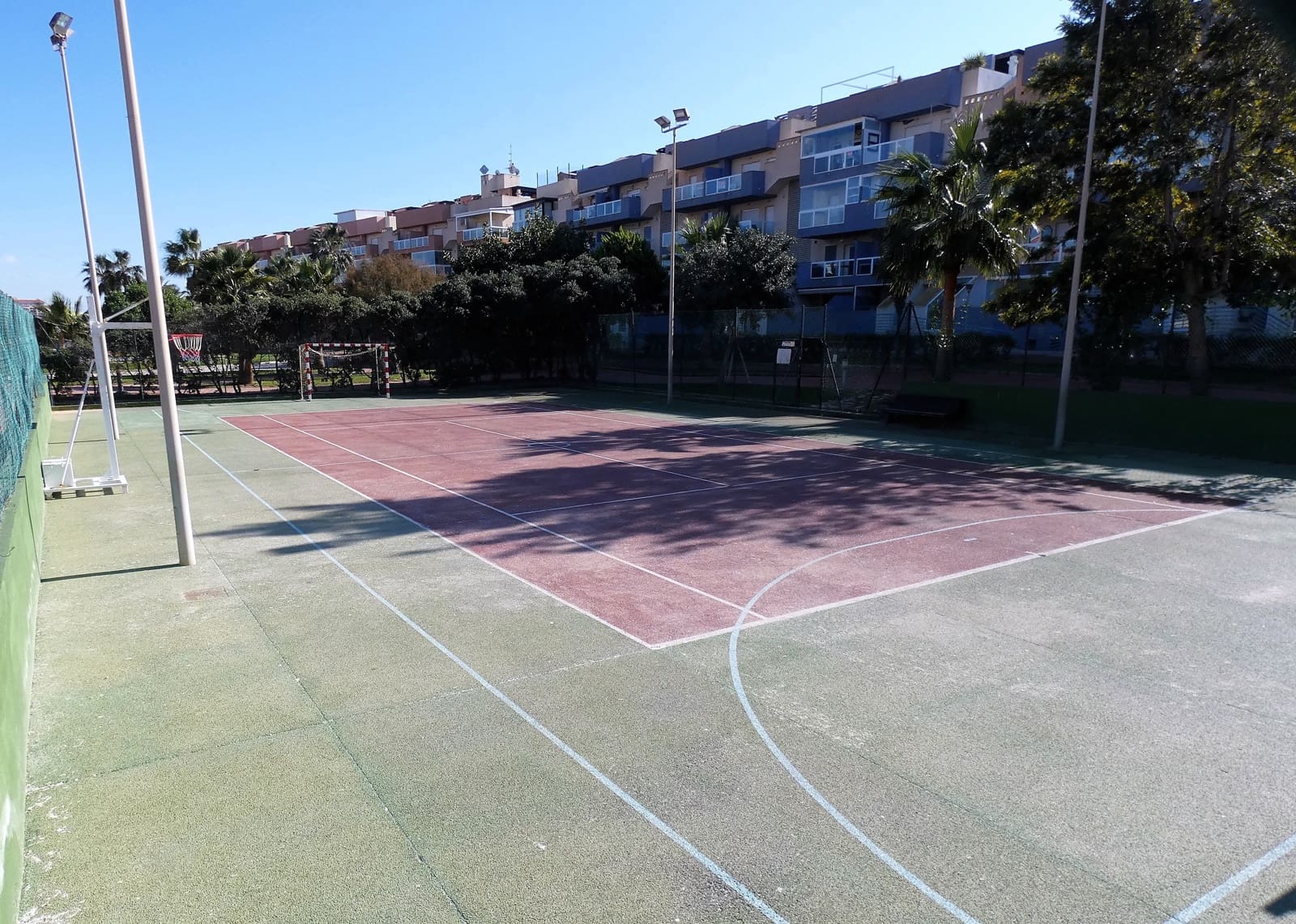 2 sypialnia Mieszkanie na sprzedaż w Almerimar z basenem garażem - 185 000 € (Ref: 9656405)