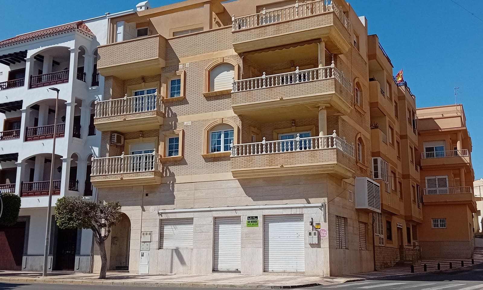 Restaurant/Bar for sale in Roquetas de Mar - € 280,000 (Ref: 9816565)