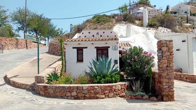 Casa de 1 habitación en Terque en venta con garaje - 59.500 € (Ref: 9958342)