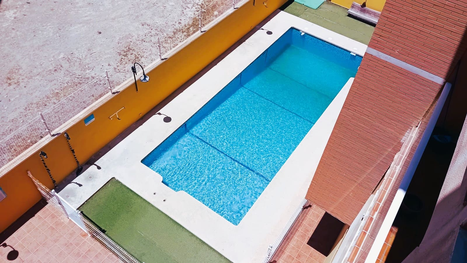 2 bedroom Flat for sale in Roquetas de Mar with pool garage - € 165,000 (Ref: 9994480)