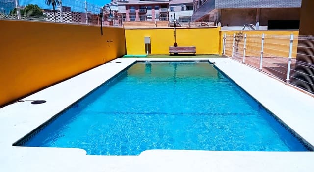 2 bedroom Flat for sale in Roquetas de Mar with pool garage - € 165,000 (Ref: 9994480)