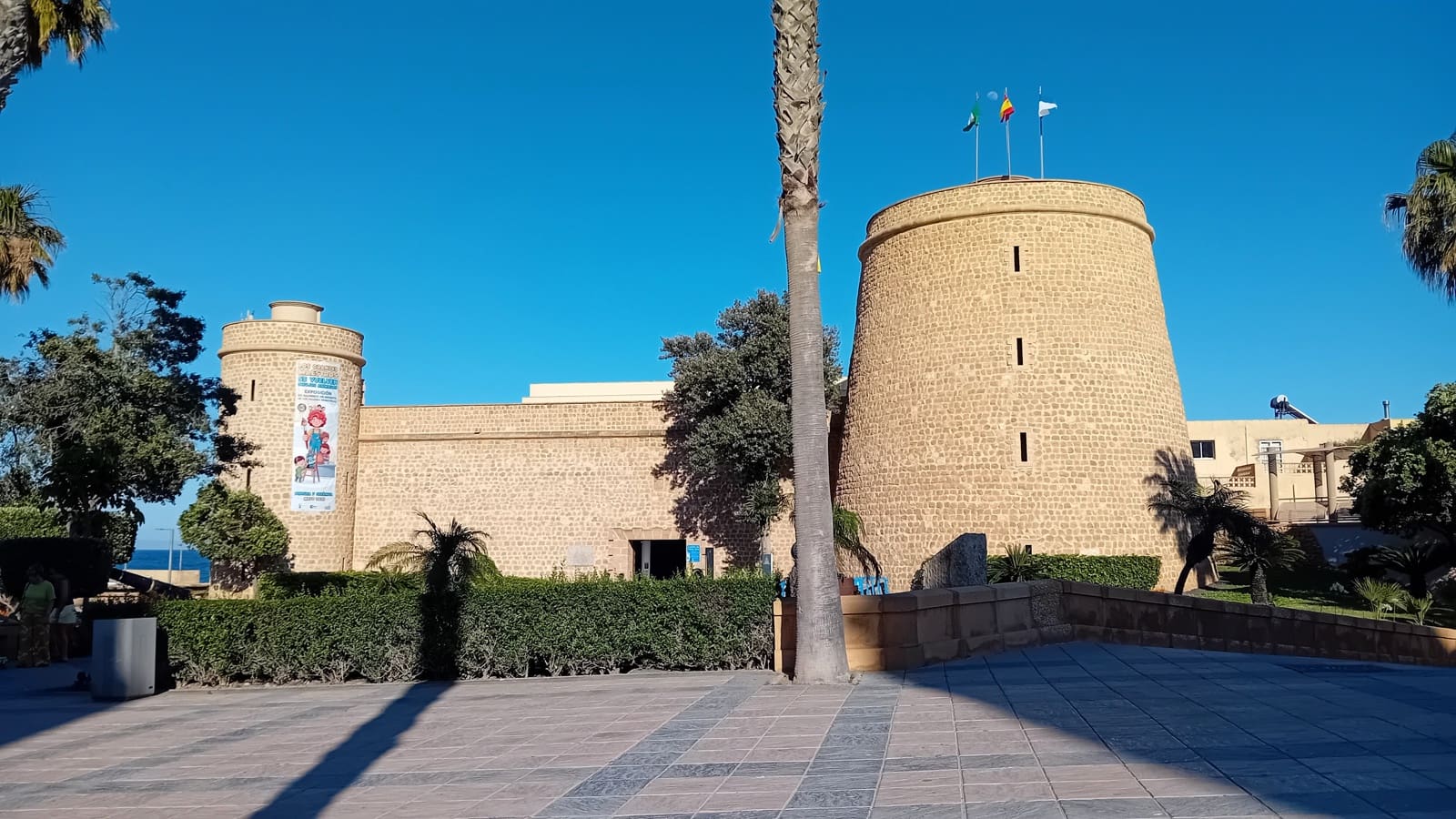2 bedroom Flat for sale in Roquetas de Mar with pool garage - € 165,000 (Ref: 9994480)
