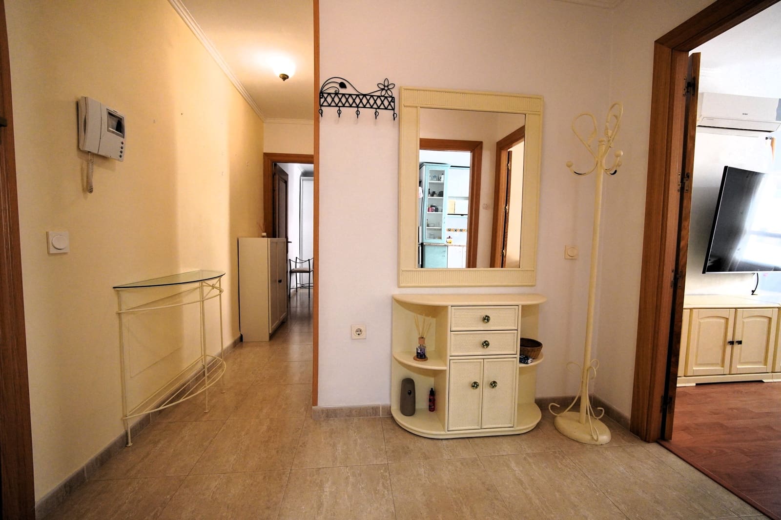 2 bedroom Flat for sale in Roquetas de Mar with pool garage - € 165,000 (Ref: 9994480)