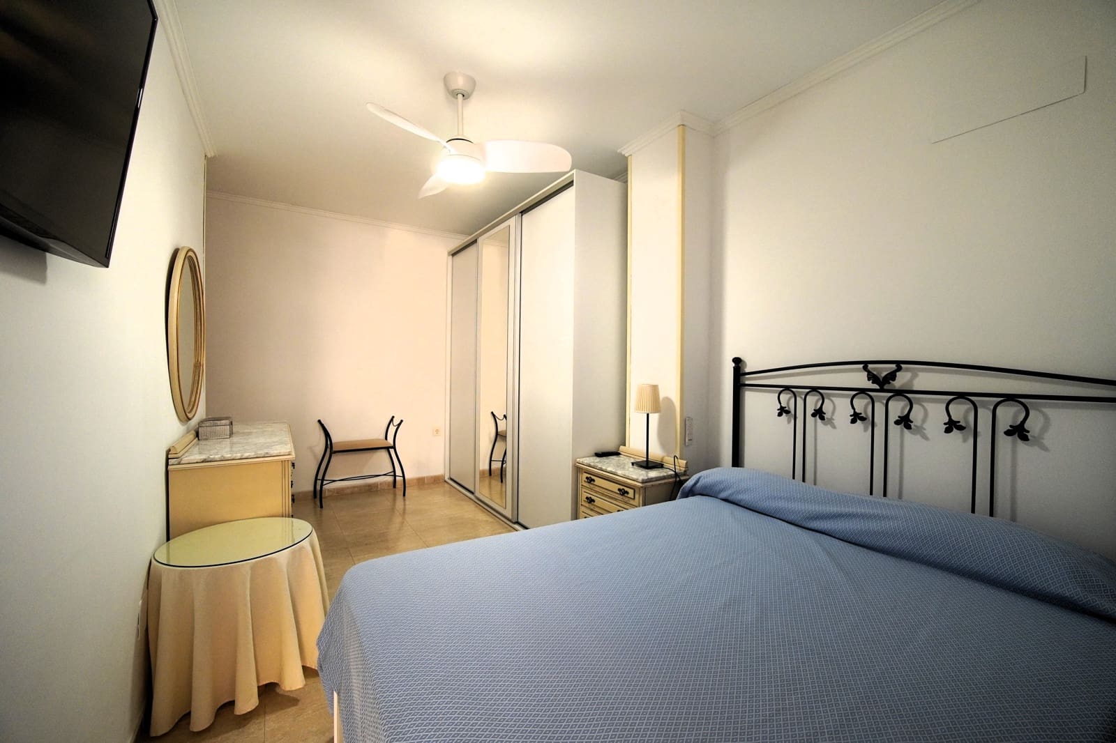 2 bedroom Flat for sale in Roquetas de Mar with pool garage - € 165,000 (Ref: 9994480)