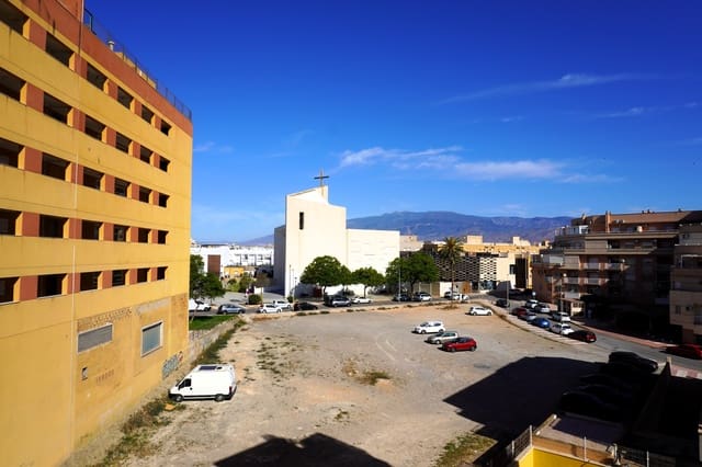 2 bedroom Flat for sale in Roquetas de Mar with pool garage - € 165,000 (Ref: 9994480)