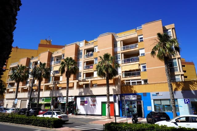 2 bedroom Flat for sale in Roquetas de Mar with pool garage - € 165,000 (Ref: 9994480)