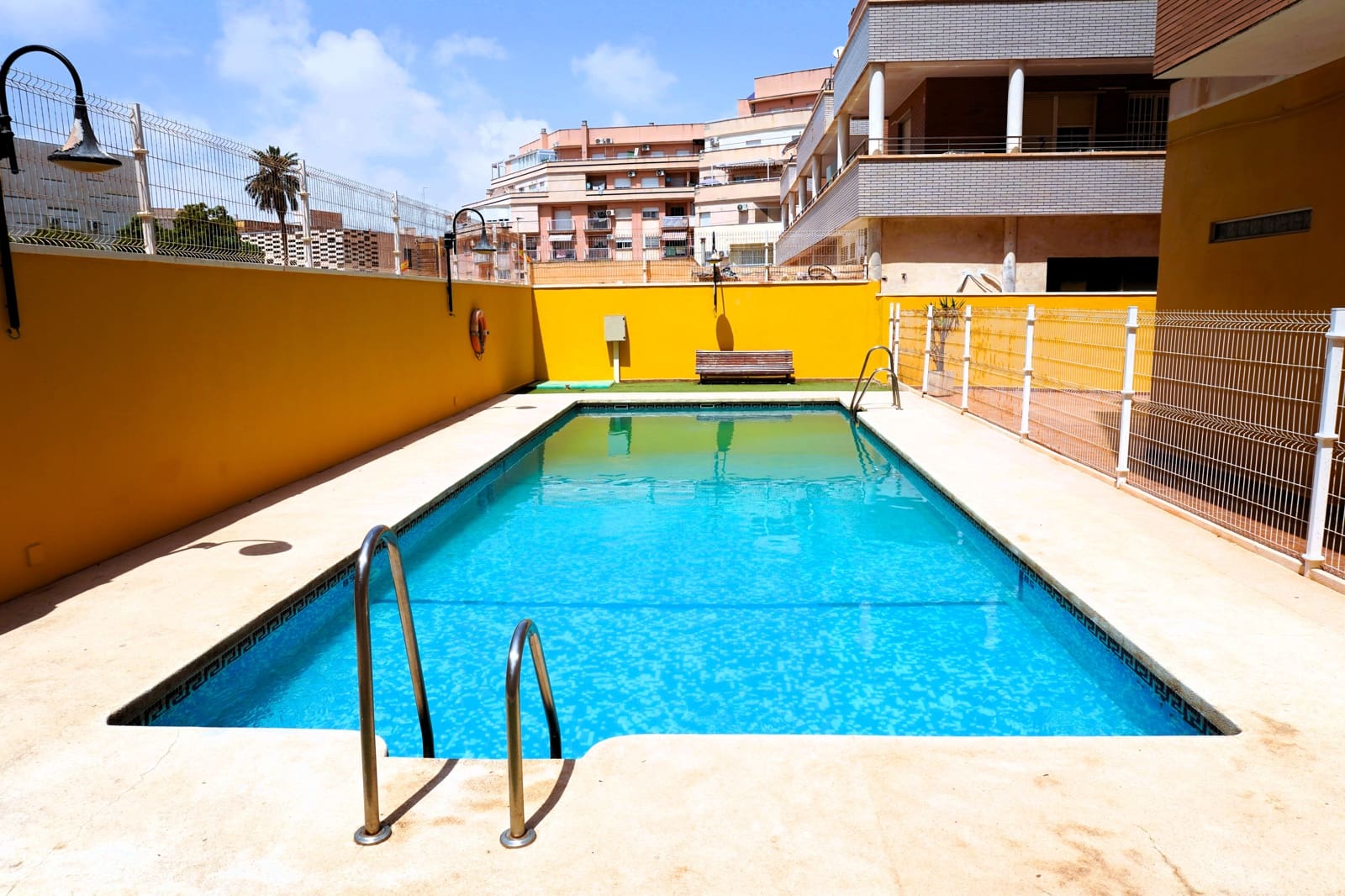 2 bedroom Flat for sale in Roquetas de Mar with pool garage - € 165,000 (Ref: 9994480)