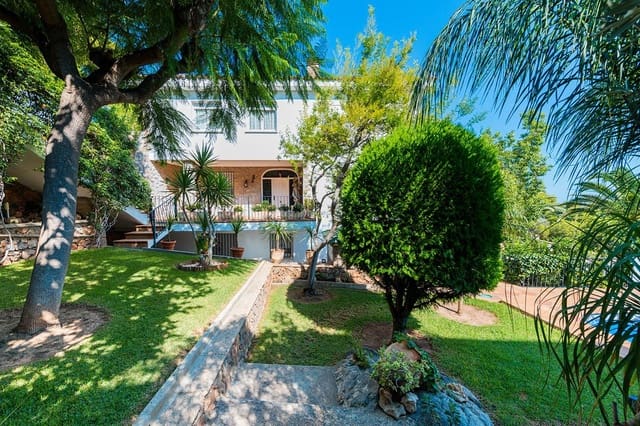 9 soveværelse Villa til salg i Benicàssim med swimmingpool - € 1.195.000 (Ref: 6056586)