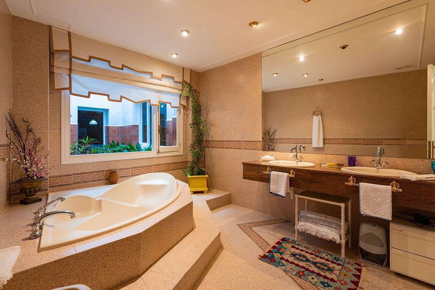 9 soveværelse Villa til salg i Benicassim med swimmingpool - € 1.195.000 (Ref: 6056586)