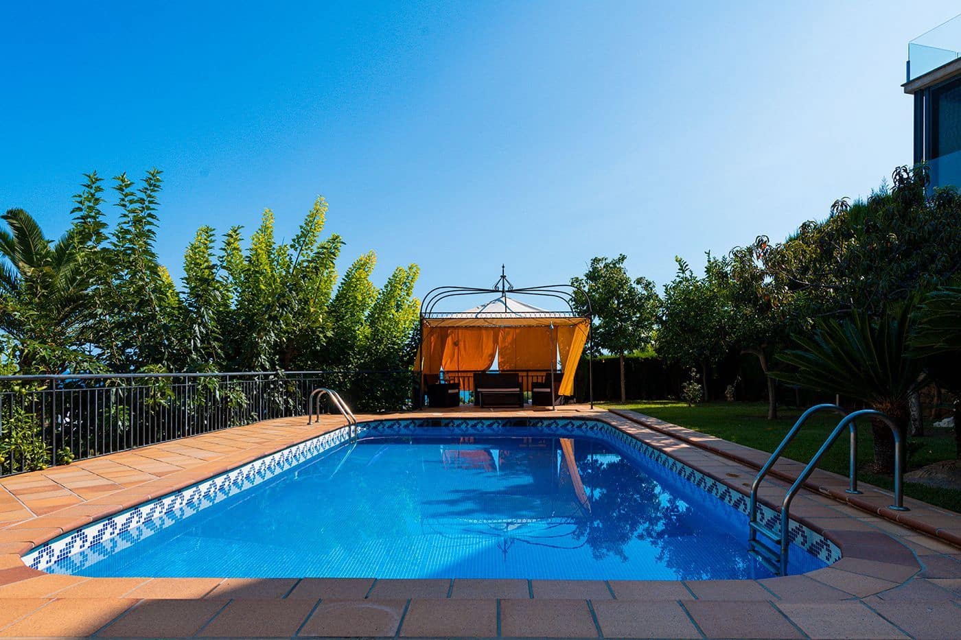9 soveværelse Villa til salg i Benicassim med swimmingpool - € 1.195.000 (Ref: 6056586)