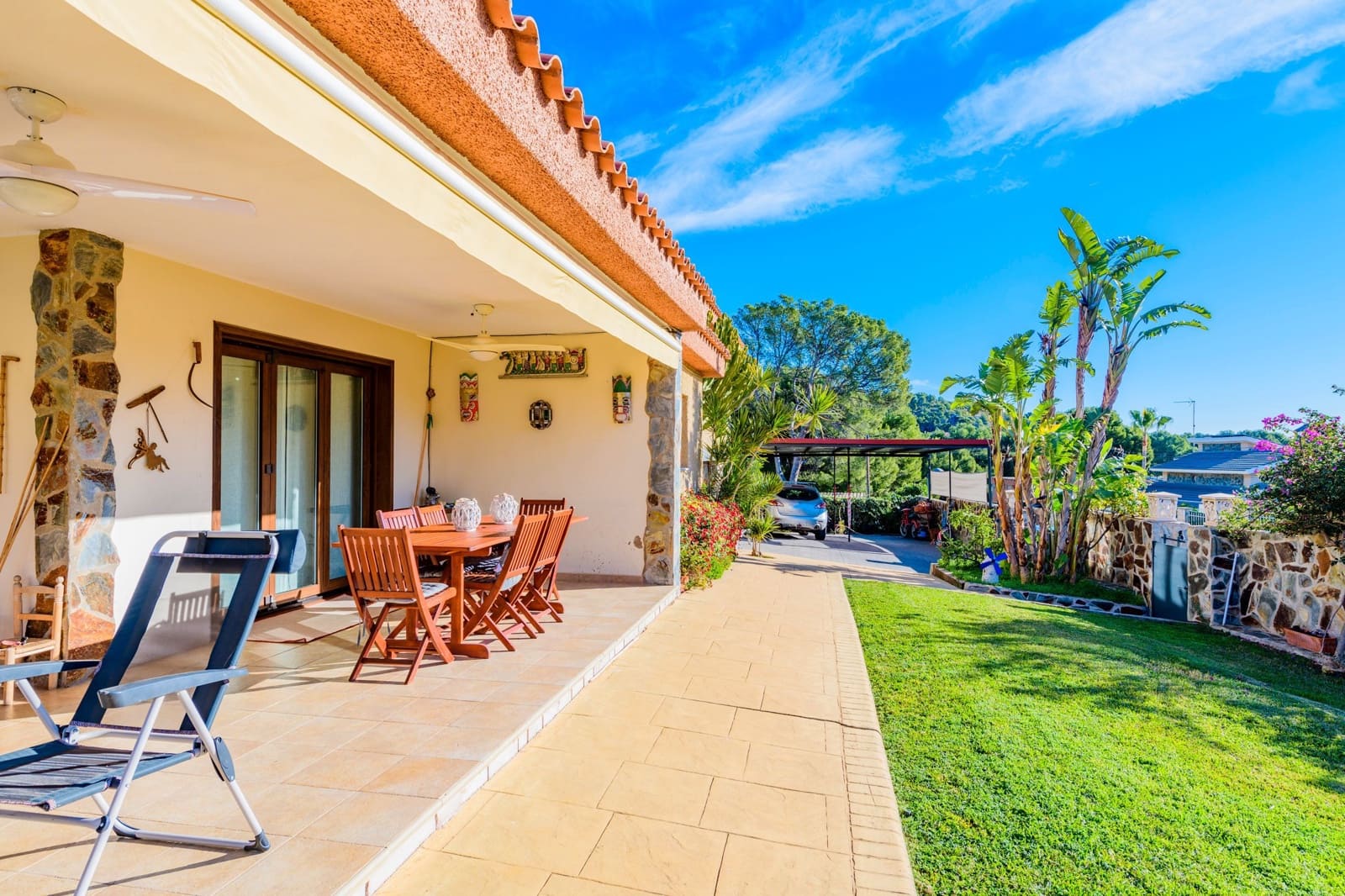 4 soveværelse Villa til salg i Castello de la Plana med swimmingpool - € 585.000 (Ref: 7412139)