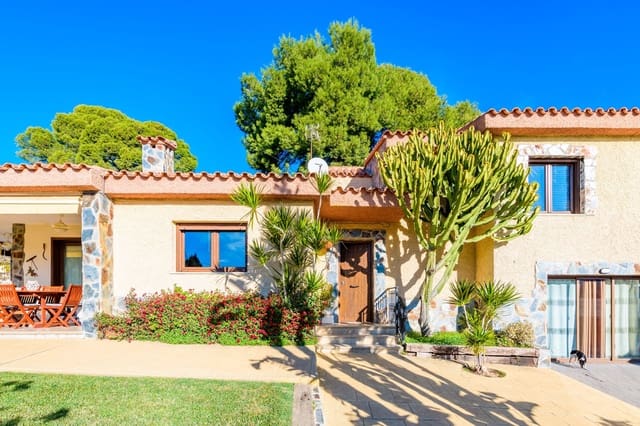 4 bedroom Villa for sale in Castelló de la Plana with pool - € 585,000 (Ref: 7412139)