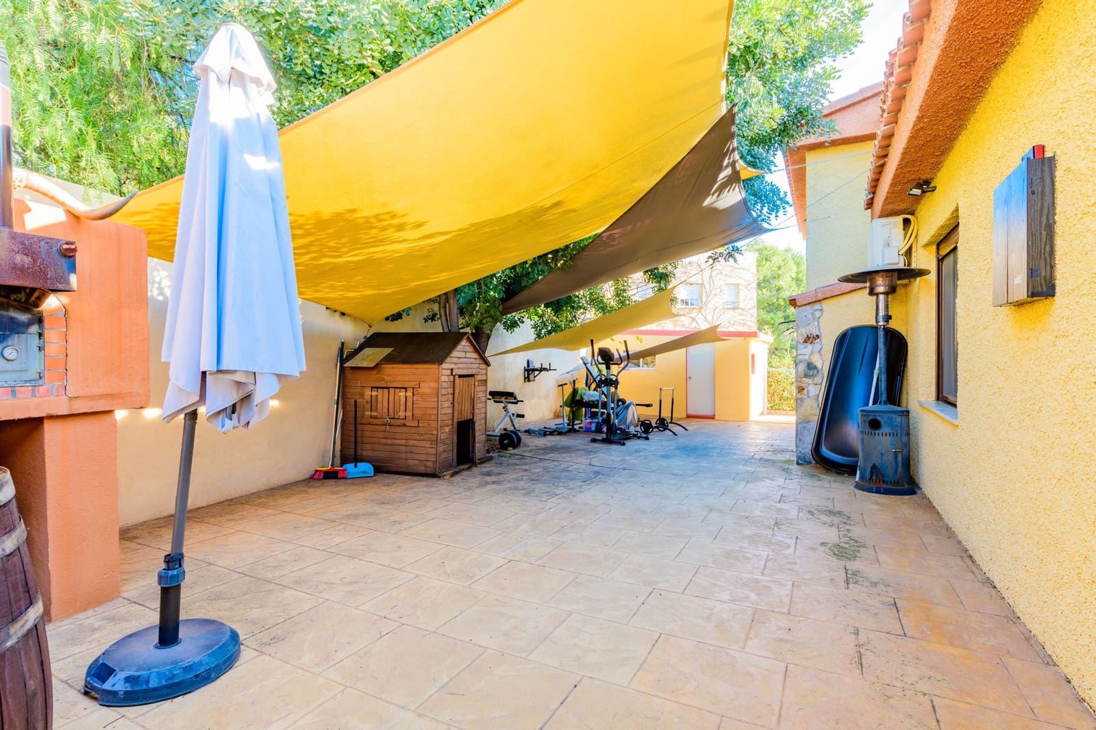 4 soveværelse Villa til salg i Castello de la Plana med swimmingpool - € 585.000 (Ref: 7412139)