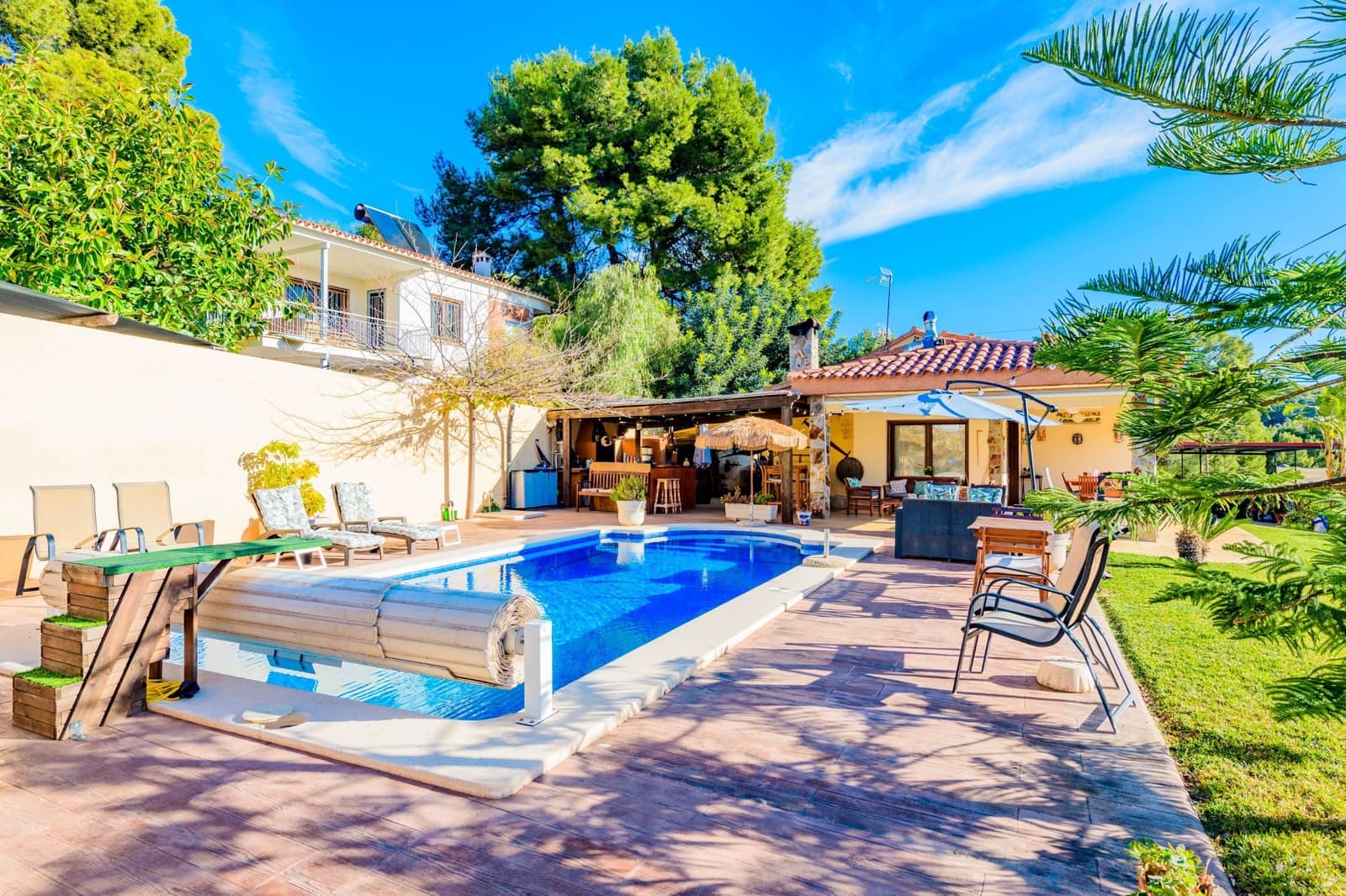 4 soveværelse Villa til salg i Castello de la Plana med swimmingpool - € 585.000 (Ref: 7412139)