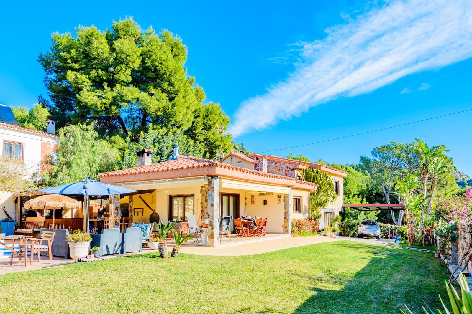 4 soveværelse Villa til salg i Castello de la Plana med swimmingpool - € 585.000 (Ref: 7412139)