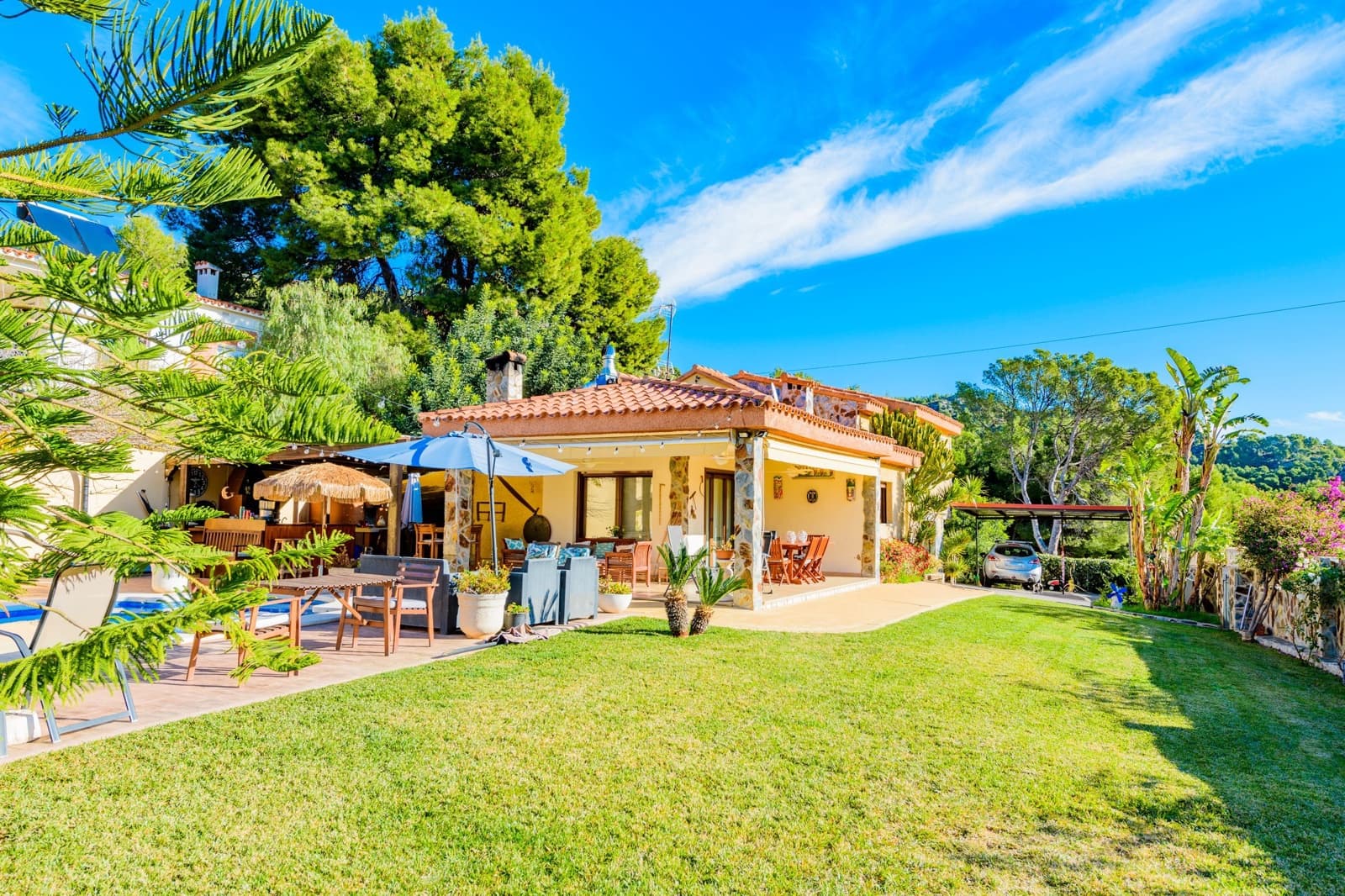 4 soveværelse Villa til salg i Castello de la Plana med swimmingpool - € 585.000 (Ref: 7412139)